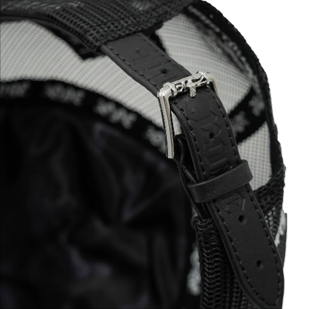 3ONE BLACK/WHITE - 31 HATS (PREVENTA)