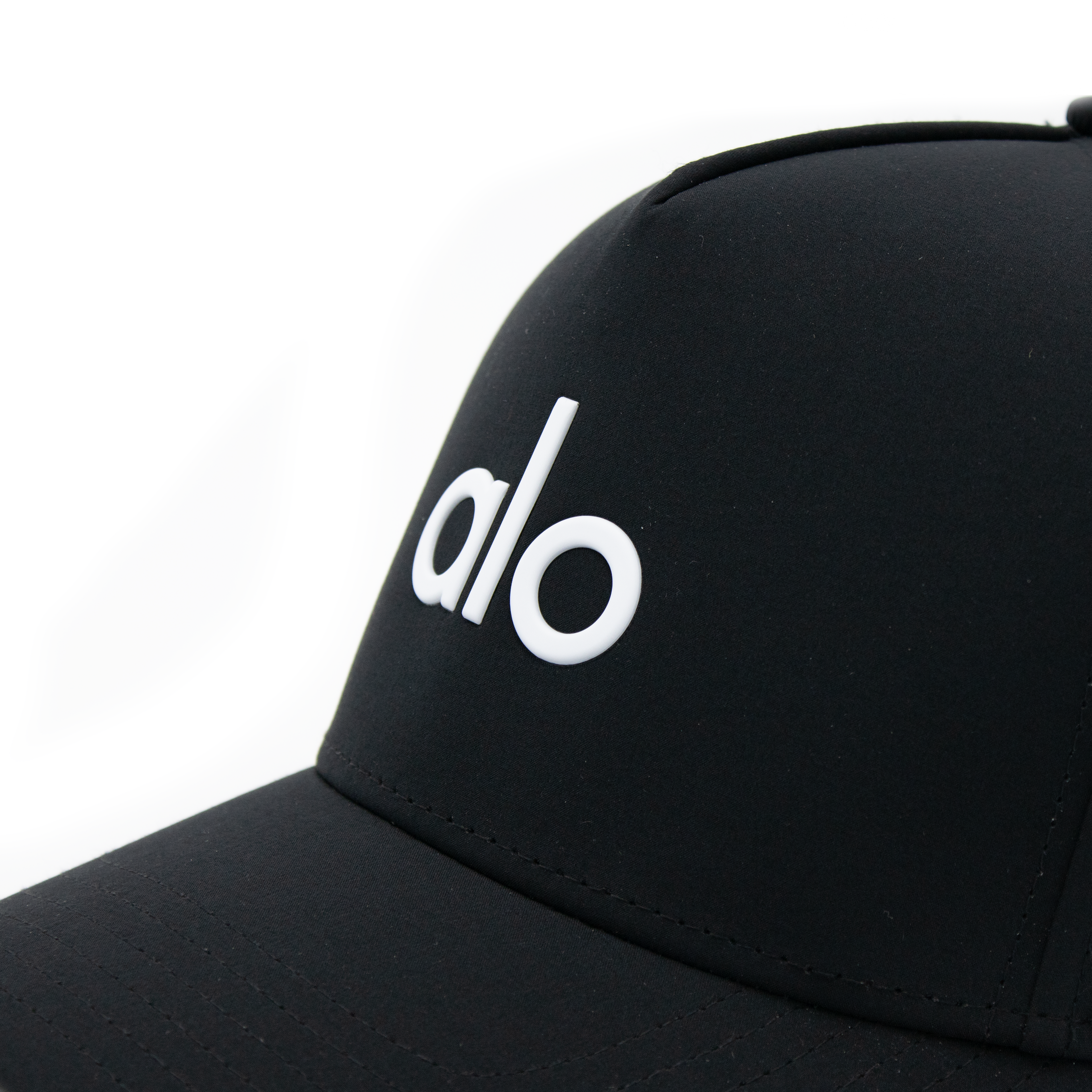 ALO MESH  DISTRICT TRUCKER HAT BLACK AND WHITE