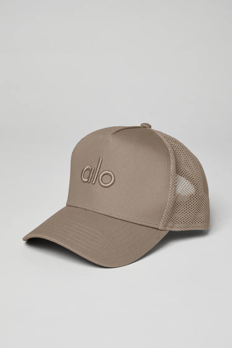 ALO DISTRICT TRUCKER GRAVEL